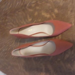 Nine West orange pumps. Size 6. 3 for $20.